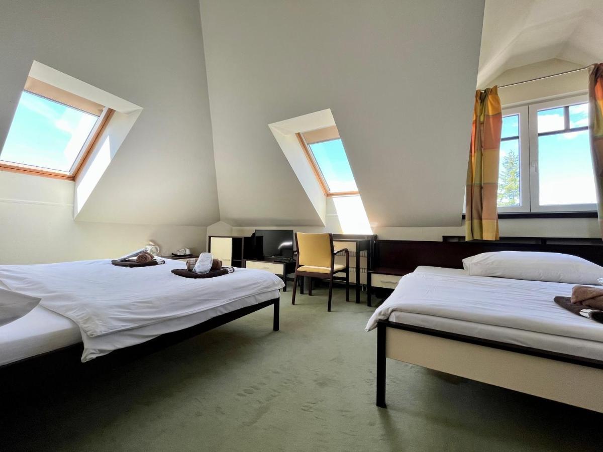 Penzion Felix Topoľčany Extérieur photo